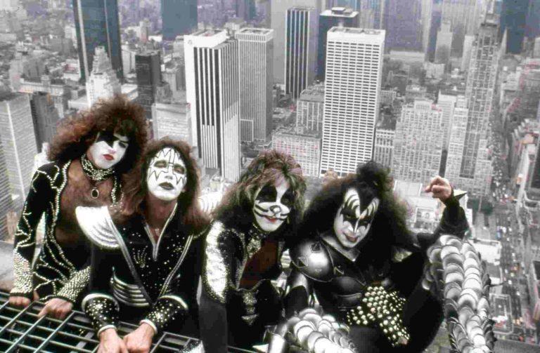the-rock-review-kiss-destroyer