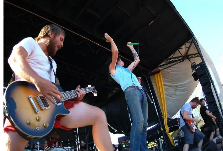 the-rock-review-underoath-theyre-only-chasing-safety