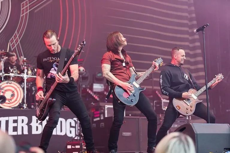 the-rock-review-alter-bridge-blackbird