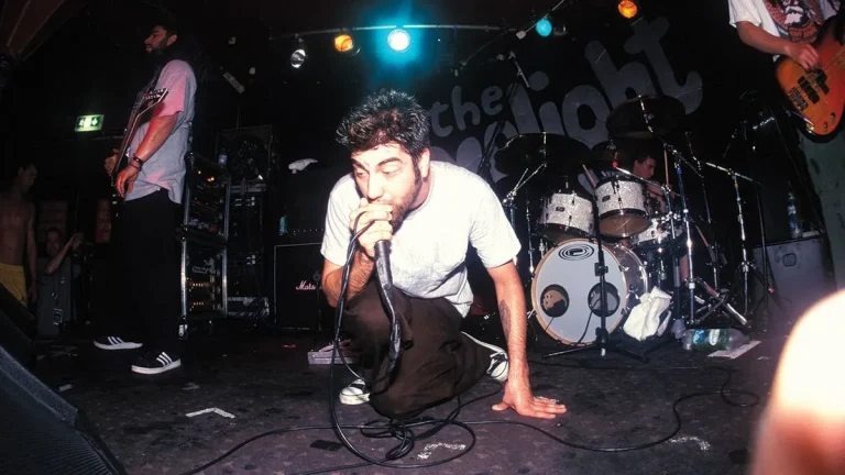 the-rock-review-deftones-around-the-fur