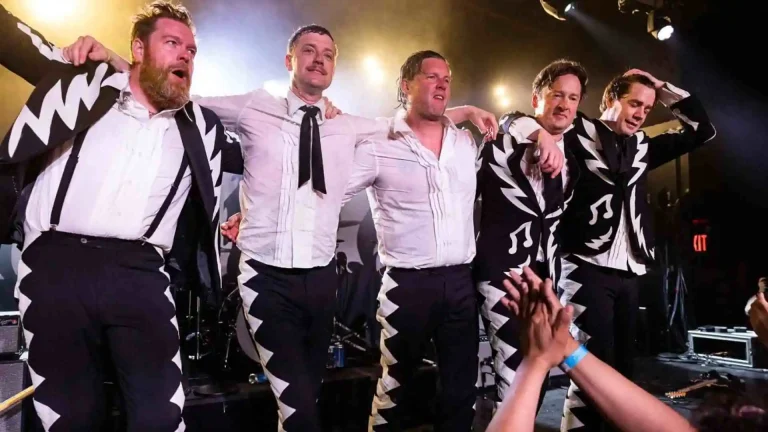 the-rock-review-the-hives-mexico