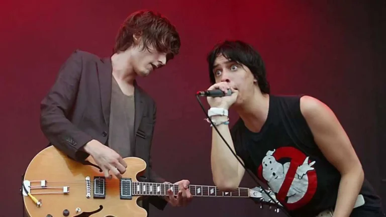 the-rock-review-the-strokes-room-on-fire