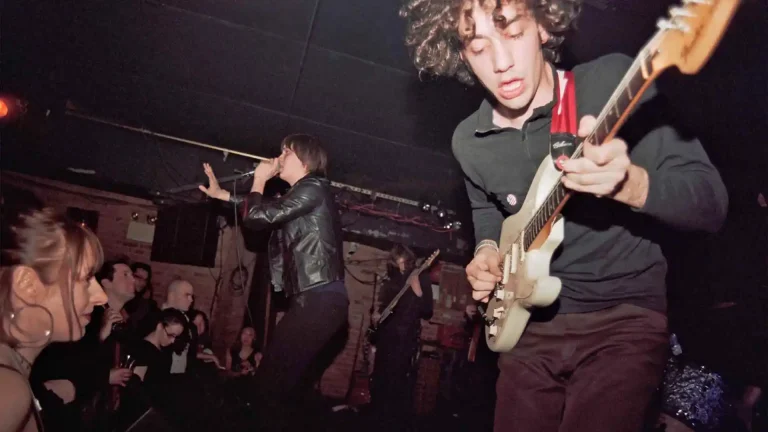 the-rock-review-the-strokes-room-on-fire